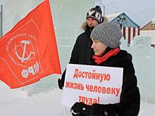 И пикеты левые, и «коммунисты» не настоящие: у таркосалинцев появились защитники – гастролеры
