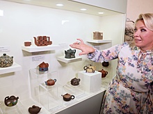 Мария Захарова презентовала семейное собрание китайских чайников в Музее Востока