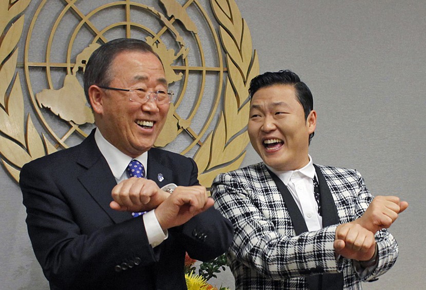 Генсек ООН Пан Ги Мун станцевал с рэппером PSY Gangnam Style, 2012 год