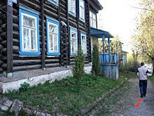 Екатеринбургские депутаты внесли десятки старых домов в программу сноса