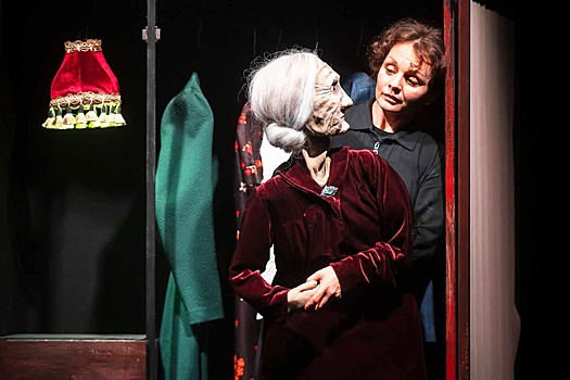 "Театральный проект 27" поставил авторский спектакль-воспоминание о бабушке