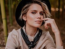 «Я в процессе, как решать конфликтные ситуации»: Мельникова прокомментировала слухи о разводе