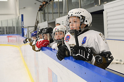 250 воспитанников спортшколы тренируются бесплатно на льду «Пехорка‑арены» в Балашихе