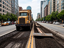 Мэр Южно-Сахалинска Сергей Надсадин проверил ход капремонта на проспекте Мира