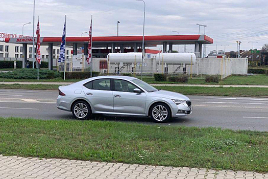 На новой Skoda Octavia все меньше камуфляжа