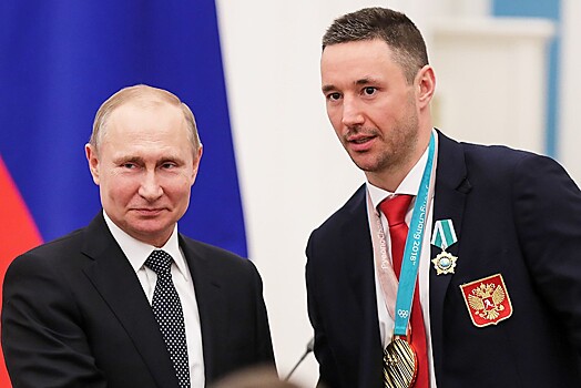 Хоккеисты получили награды от Путина