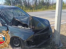 Дончанин не справился с управлением и врезался в осветительную опору