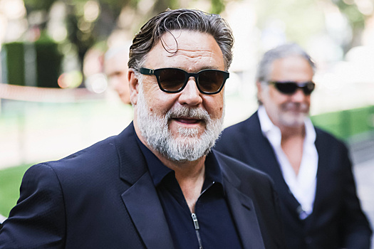 60-летний Рассел Кроу собирается жениться на 33-летней Бритни Териот в Риме