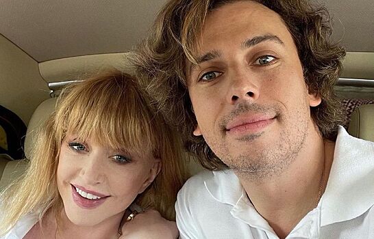 Дизайнер назвала интерьер замка Пугачевой и Галкина безвкусицей