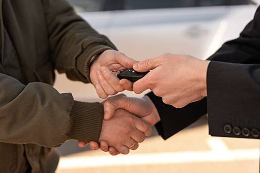 Названы причины, из-за которых россияне расстаются с любимыми машинами