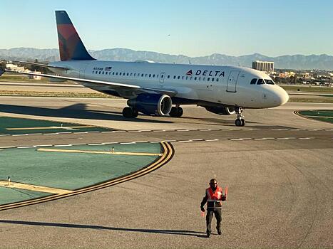 Delta Air Lines уволит около двух тысяч пилотов