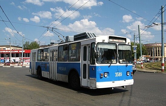 В Самаре в одном из троллейбусов убрали кондукторов