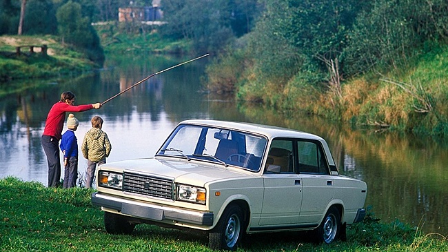 15 лет прошло, а он как новый: в РФ продают ВАЗ-2107 - не очень дорого