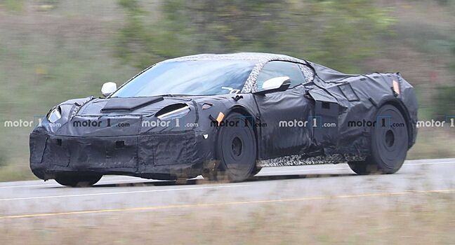 Chevrolet Corvette C8 показали на шпионских снимках
