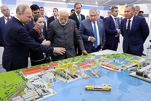 Путин показал Моди уникальный ледокол