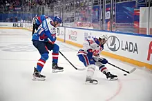 Хоккейная "Лада" одержала волевую победу в Челябинске