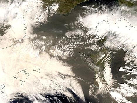 Пыль из Сахары испортила воздух во Франции (ФОТО)