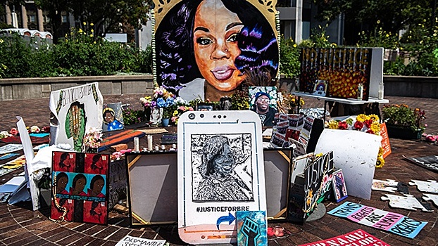 Огонь, погромы, боевое оружие: как в США вновь набирают обороты протесты Black Lives Matter