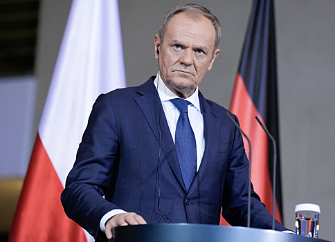 Премьер Польши Туск одобрил попытку снять с поста главу ЦБ