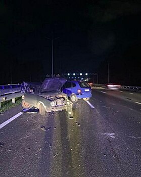 В ДТП на Окружной, где легковушка снесла половину другой машины, пострадали трое