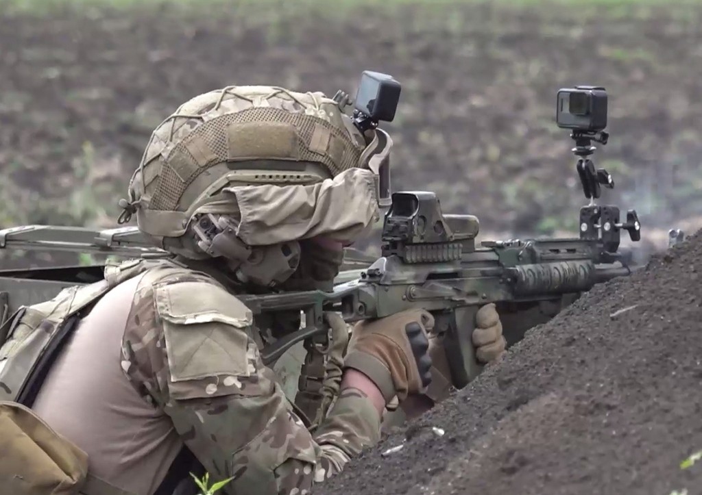 Зачистка Урожайного на Южно-Донецком направлении попала на видео