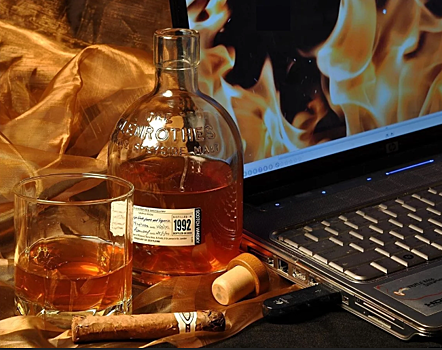 Конец угара антиалкогольной кампании. Эксперт одобрил легализацию продаж спиртного в сети