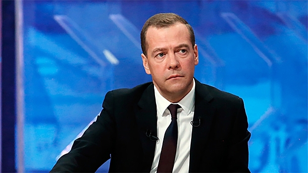 Дмитрий Медведев поручит губернаторам уведомлять минкульт о необходимости присвоить артистам почетные звания
