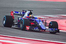 Команды Формулы-1 McLaren и Toro Rosso поменялись моторами