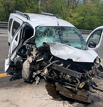 На трассе в Ростовской области водитель врезался в столб