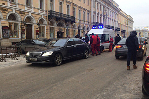 Делом об угрозе убийством водителю скорой помощи в Петербурге займется СК