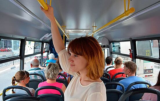 Духота и копоть в салонах: петербуржцы недовольны состоянием наземного общественного транспорта