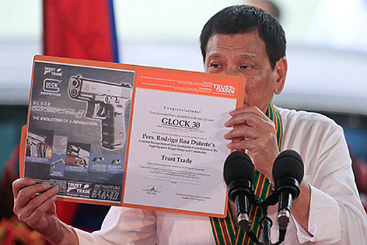 Президент Филиппин приказал застрелить его