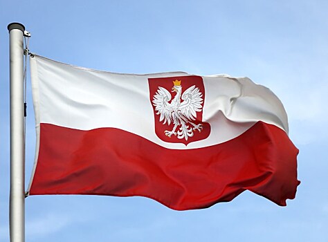 Желание дипломатов РФ возложить цветы 9 мая в Польше считают провокацией