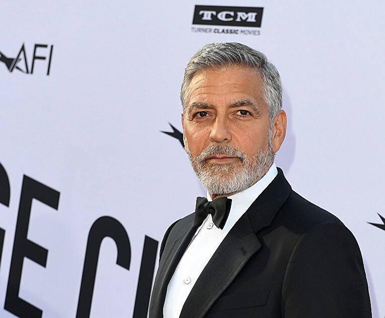 Джордж Клуни: объявим бойкот отелям султана Брунея, принявшего жестокие законы против геев (Deadline, США)