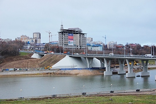 Московский мост в Чебоксарах испытывают перед открытием