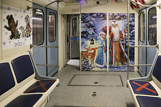 Электротранспорт Нижнего Новгорода начали украшать к Новому году