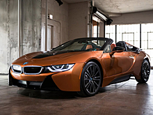 BMW везет в Россию обновленное купе и родстер i8