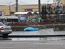 Упавший на улице человек не дождался своевременной помощи скорой