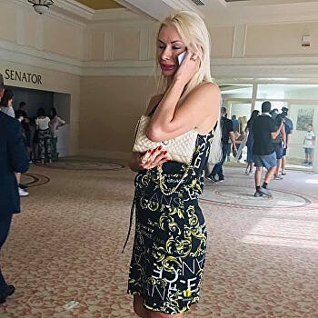 В сарафане от Versace: на тренинге «Слуг народа» обнаружили «брендированного» депутата
