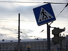 Иномарка снесла светофор на оживленном омском перекрестке - когда его отремонтируют пока неизвестно