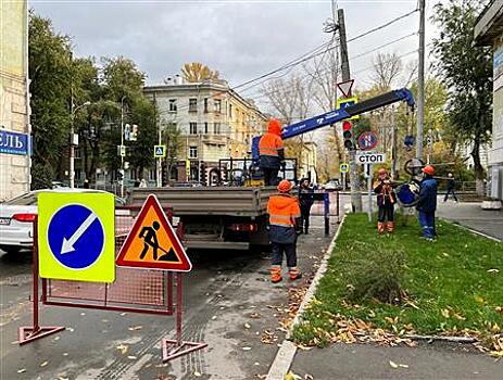 Космические арт-объекты с Аллеи хорошего настроения отправились "на зимовку"