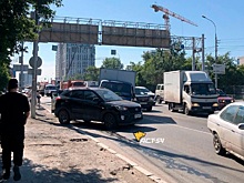 В Новосибирске Большевичка встала в 10-балльную пробку из-за «газели» без тормозов