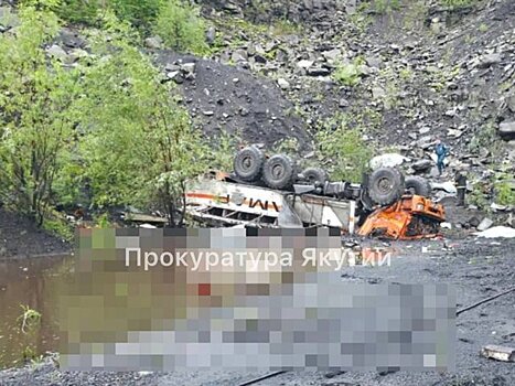 В МЧС уточнили число погибших и пострадавших при падении автобуса в Якутии