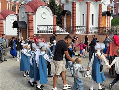 В Самаре прошел праздник русской культуры и спорта "Русский двор"