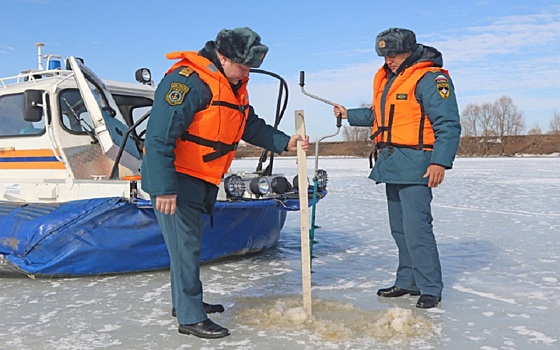 Сотрудники МЧС патрулируют рязанские водоёмы