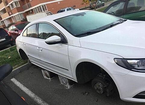 В Краснодаре воруют колеса с машин. Как защитить свой автомобиль?