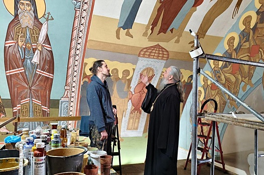 В Кыргызстане завершают роспись главного православного храма