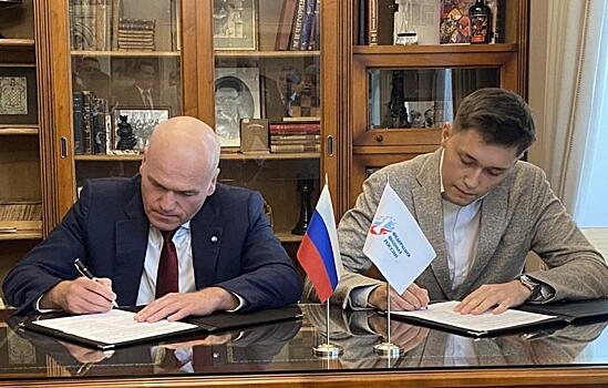 ФШР подписала 10-летний контракт с гроссмейстером Есипенко