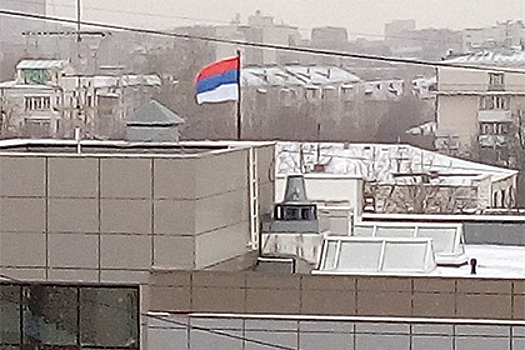 В Екатеринбурге накажут повесившего перевернутый триколор
