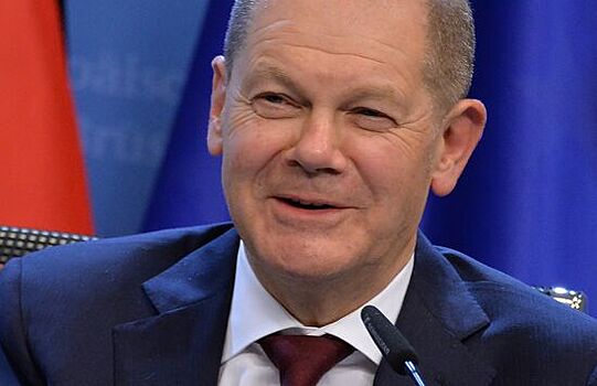 Канцлер Германии Шольц получает самую высокую зарплату среди лидеров ЕС